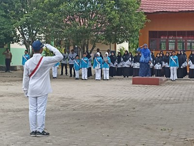 UPACARA HUT RI YANG  77 DI SMPN 1 DEWANTARA